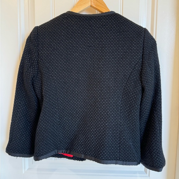 Crop texture black blazer with pockets! - Picture 3 of 3